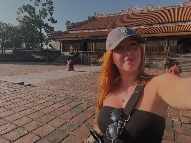 Khách Tây buồn vui lẫn lộn khi kẹt lại Việt Nam vì chiến sự Trung Đông